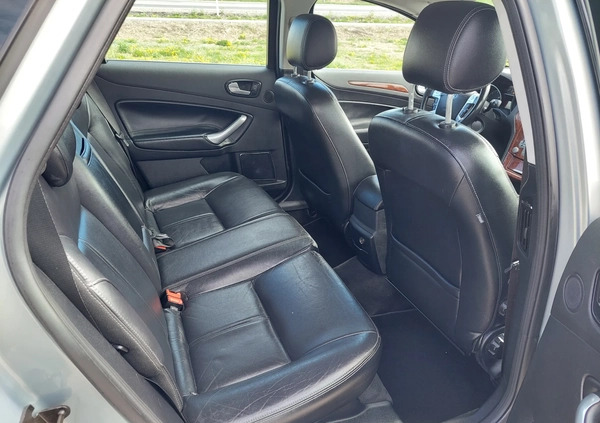 Ford Mondeo cena 16900 przebieg: 261000, rok produkcji 2007 z Czarna Woda małe 106